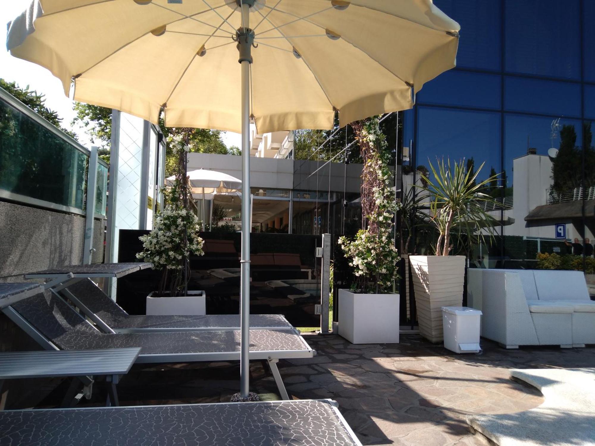 Hotel Poker Riccione Exterior foto