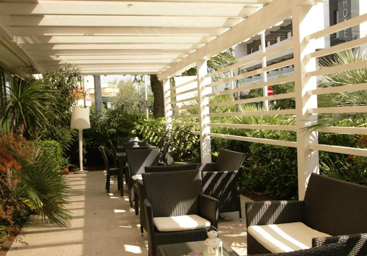 Hotel Poker Riccione Exterior foto